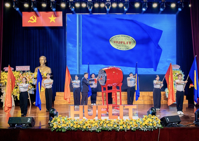 Một trường ĐH đặt mục tiêu giúp sinh viên tốt nghiệp đúng hạn - Ảnh 2.