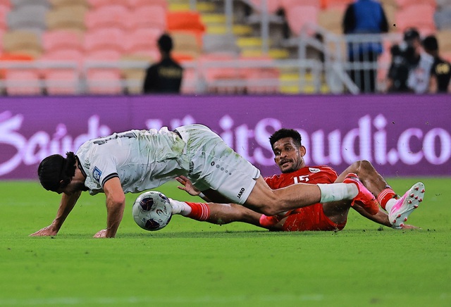 Indonesia thua đau đớn Iraq, giấc mơ World Cup 2026 tan thành mây khói: HLV Kluivert cay đắng- Ảnh 2.
