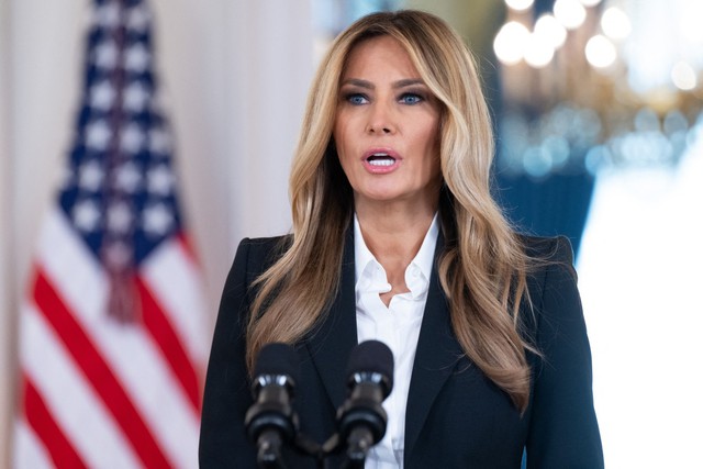 Bà Melania tiết lộ đã làm việ…