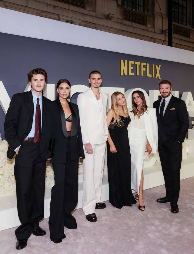 

Victoria Beckham chia sẻ cô luôn muốn các con hiểu giá trị của lao động và tiền bạc  