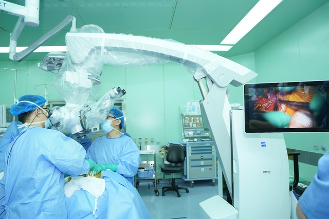 Phẫu thuật cấy thiết bị kích thích dây thần kinh phế vị đầu tiên tại Việt Nam - Ảnh 3.