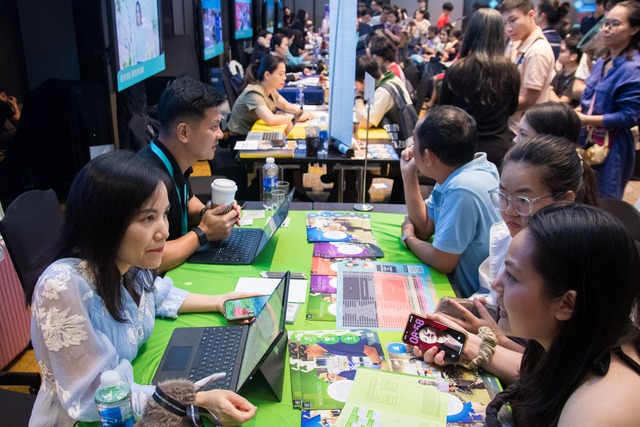 Nhiều đại học, học viện một nước nói tiếng Anh tuyển thẳng học sinh Việt Nam - Ảnh 1.