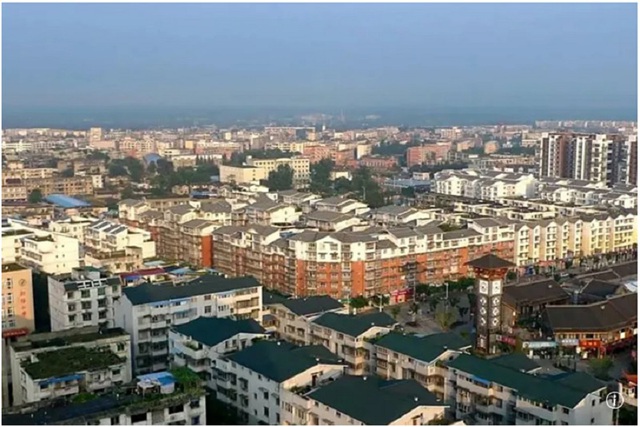 Hơn 100 công chức Trung Quốc …