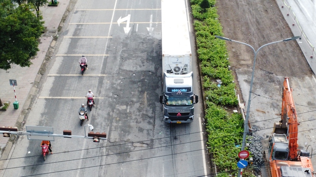 Quốc lộ 14 ở Đồng Nai vá mãi vẫn hư, như 'giăng bẫy' người đi đường- Ảnh 13. Quốc lộ 14 ở Đồng Nai vá mãi vẫn hư, như 'giăng bẫy' người đi đường- Ảnh 13.