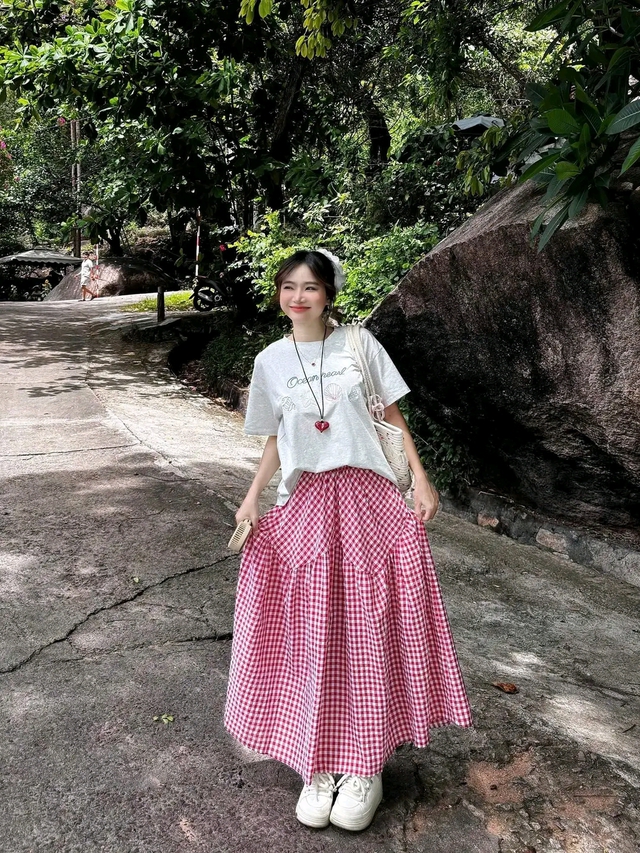 Váy, áo họa tiết ca rô giúp nàng chinh phục mọi phong cách- Ảnh 4. Váy, áo họa tiết ca rô giúp nàng chinh phục mọi phong cách- Ảnh 4.