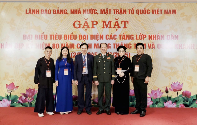 Người bắc cầu nhân ái ở bản làng vùng cao- Ảnh 4.