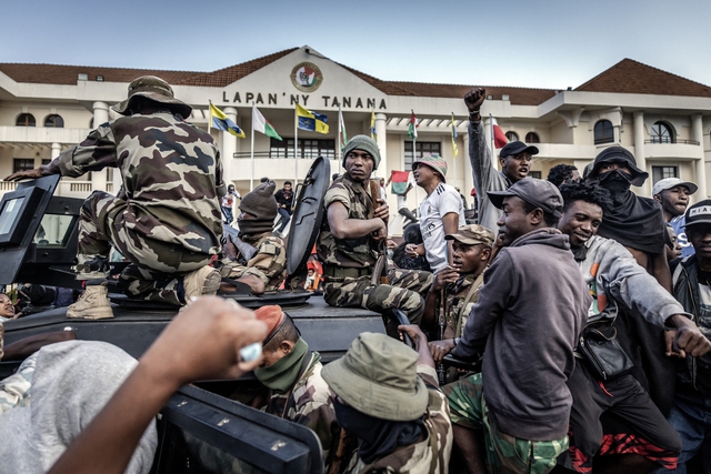 Một đơn vị quân đội nổi loạn, Tổng thống Madagascar cảnh báo âm mưu đảo chính- Ảnh 3. Một đơn vị quân đội nổi loạn, Tổng thống Madagascar cảnh báo âm mưu đảo chính- Ảnh 3.