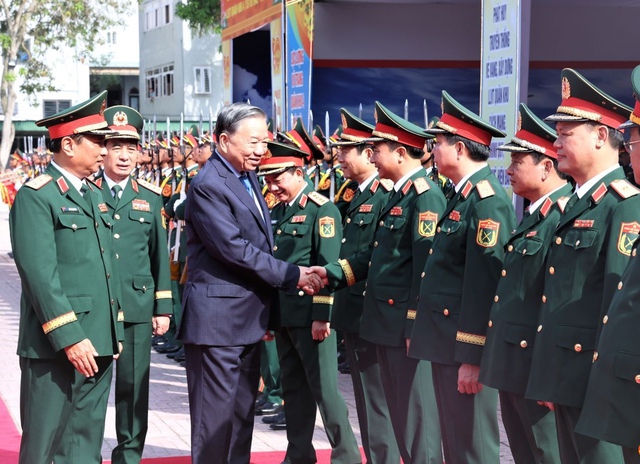 Tổng B&iacute; thư T&ocirc; L&acirc;m dự lễ kỷ niệm 80 năm ng&agrave;y truyền thống Qu&acirc;n khu 4- Ảnh 2.