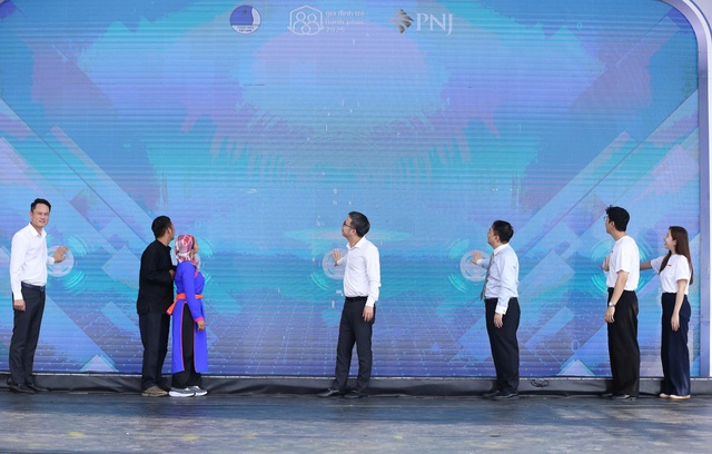 Khai mạc Ngày hội Gia đình trẻ hạnh phúc tại Hà Nội- Ảnh 1.