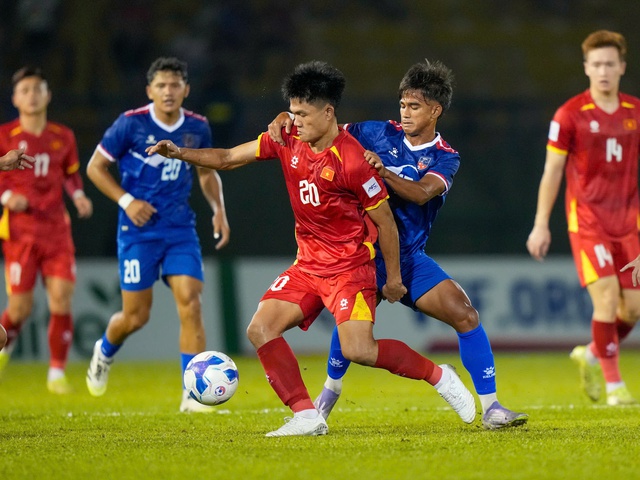 Tân binh đội tuyển Việt Nam tiết lộ lời dặn của thầy Kim, ca ngợi Xuân Son ở đẳng cấp khác- Ảnh 1. Tân binh đội tuyển Việt Nam tiết lộ lời dặn của thầy Kim, ca ngợi Xuân Son ở đẳng cấp khác- Ảnh 1.