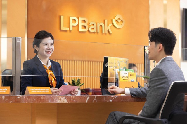 LPBank vinh dự đón nhận Bằng khen của Thủ tướng Chính phủ- Ảnh 2.