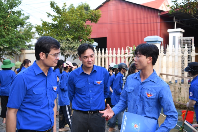 Sự chung tay của thanh niên giúp người dân sớm ổn định cuộc sống - Ảnh 1.