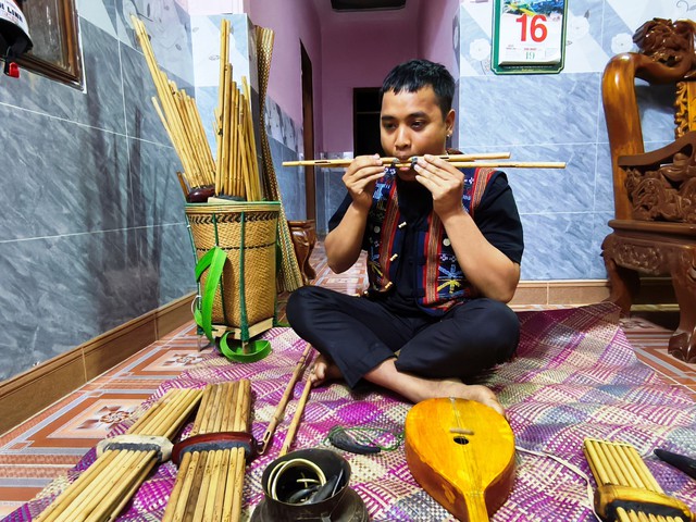 Chuyện nghệ nhân Gen Z: Giữ hồn thanh âm đại ngàn- Ảnh 3. Chuyện nghệ nhân Gen Z: Giữ hồn thanh âm đại ngàn- Ảnh 3.