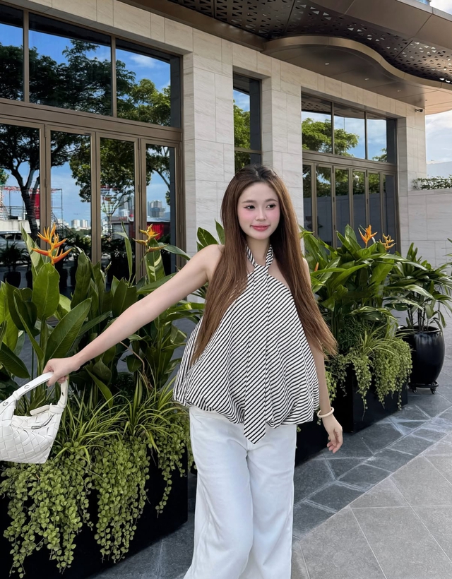 Áo bí phồng tôn lên đôi vai trần, chinh phục mọi ánh nhìn - Ảnh 3.