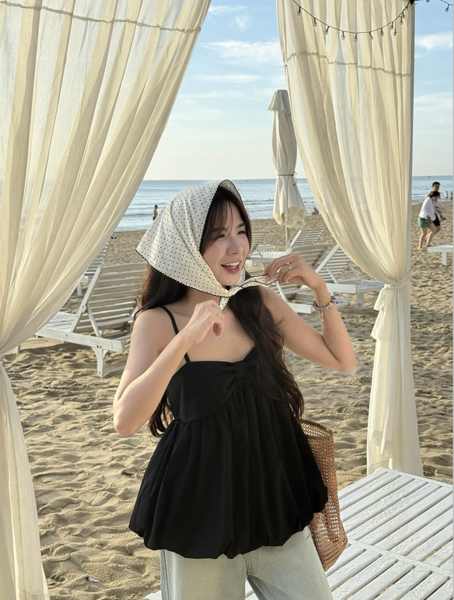 Áo bí phồng tôn lên đôi vai trần, chinh phục mọi ánh nhìn - Ảnh 5.