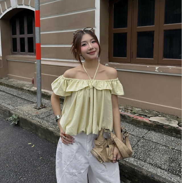 Áo bí phồng tôn lên đôi vai trần, chinh phục mọi ánh nhìn - Ảnh 8.