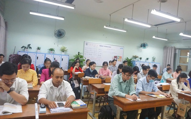 Xu hướng giáo viên chuyển từ trường tư sang công tại TP . HCM - Ảnh 1. Xu hướng giáo viên chuyển từ trường tư sang công tại TP . HCM - Ảnh 1.