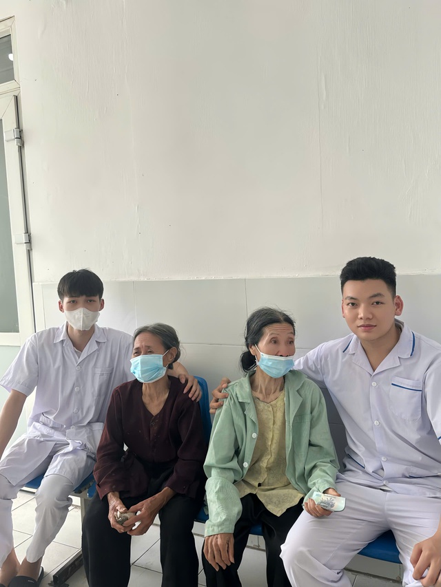 Ch&agrave;ng sinh vi&ecirc;n dược hiến m&aacute;u cứu người v&agrave; h&agrave;nh tr&igrave;nh sống đẹp nh&acirc;n &aacute;i - Ảnh 2.