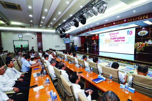 Điện lực miền Nam - EVNSPC: Viết tiếp những ‘thiên anh hùng ca’- Ảnh 2.