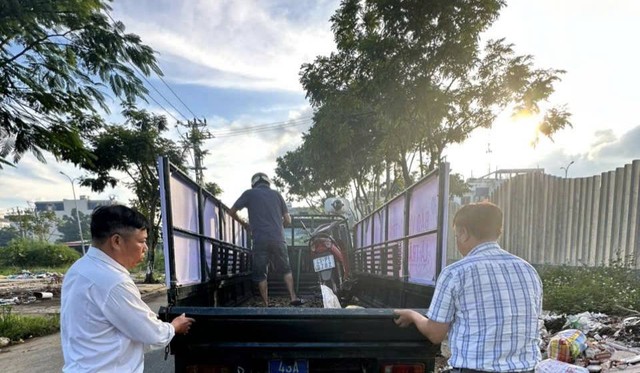 Đà Nẵng: Tổ phản ứng nhanh 'bắt nóng' hàng loạt vụ đổ trộm rác thải, xà bần - Ảnh 4.