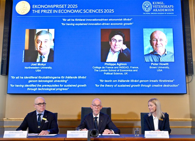 Người đoạt giải Nobel Kinh tế 2025 được xướng tên - Ảnh 1.