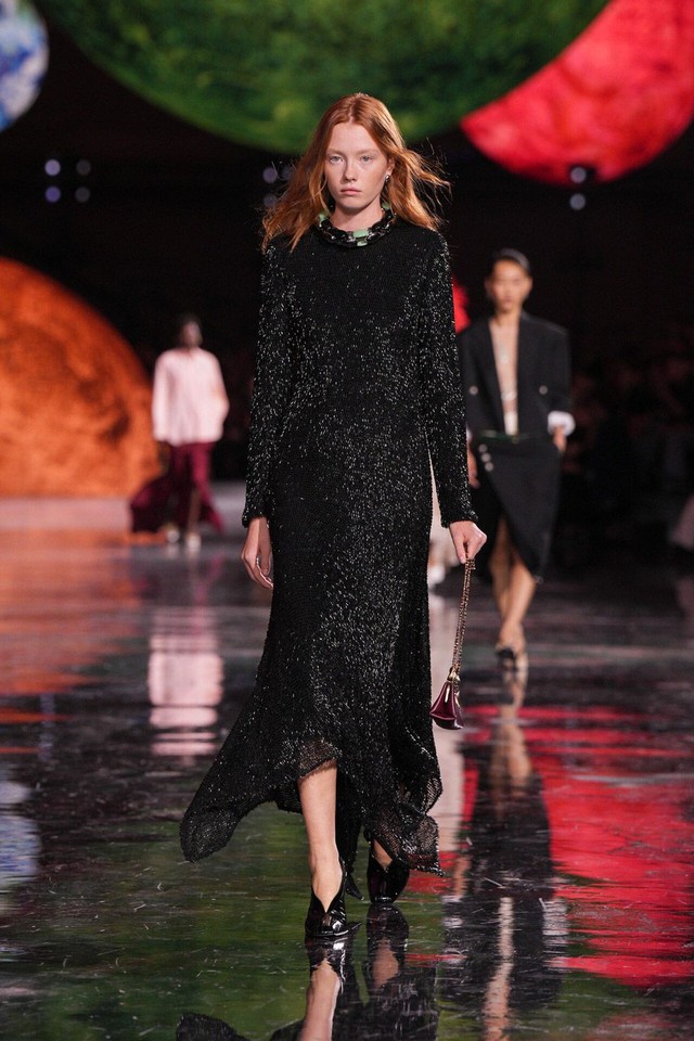 Những chiếc túi mà bạn nhất định 'phải có" vào mùa thời trang tới - Ảnh 11.