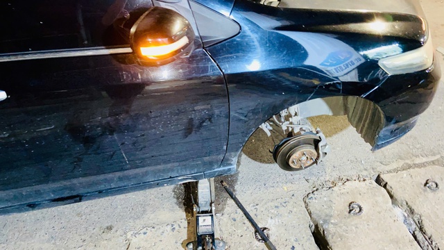 Ổ gà trên quốc lộ 51 là nỗi ám ảnh của tài xế - Ảnh 3.