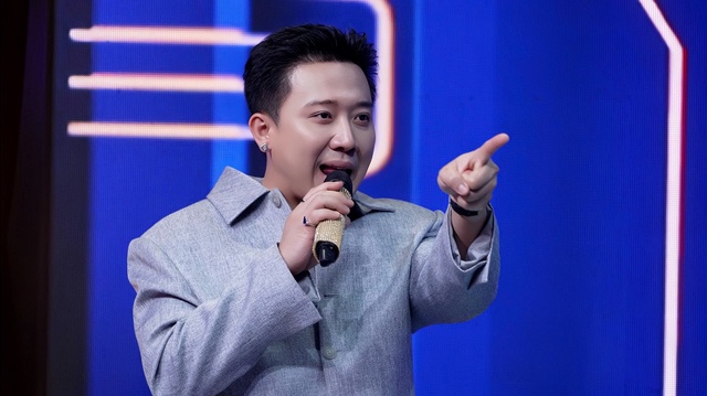 - Ảnh 1. Trấn Thành 'đứng hình' khi đối mặt với bản sao Hari Won - Ảnh 1.