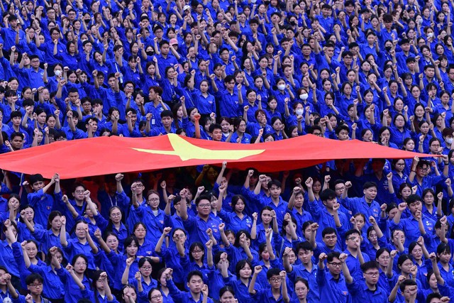 Người trẻ sẵn sàng gánh vác trọng trách lịch sử - Ảnh 2.