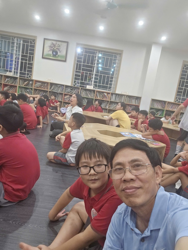 Người cha của trăm học trò - Ảnh 1.