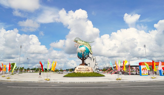 Cà Mau khánh thành 11 công trình với tổng vốn đầu tư  hơn 2.400 tỉ đồng- Ảnh 2.