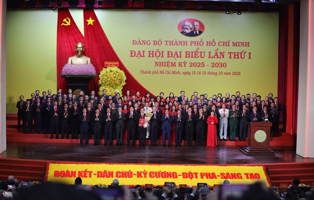 Danh sách Ban Thường vụ Thành ủy TP.HCM nhiệm kỳ 2025 - 2030- Ảnh 1. Danh sách Ban Thường vụ Thành ủy TP.HCM nhiệm kỳ 2025 - 2030- Ảnh 1.