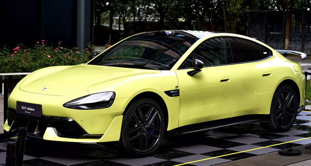 &Ocirc; t&ocirc; điện Xiaomi bốc ch&aacute;y kh&ocirc;ng thể mở cửa, t&agrave;i xế kẹt trong xe tử vong - Ảnh 2.