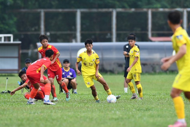Lần đầu ti&ecirc;n b&oacute;ng đ&aacute; trẻ Việt Nam c&oacute; giải 'mini V-League'- Ảnh 2.