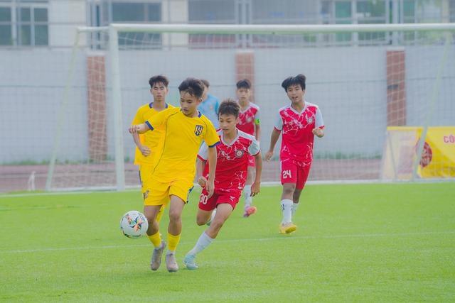 Lần đầu ti&ecirc;n b&oacute;ng đ&aacute; trẻ Việt Nam c&oacute; giải 'mini V-League'- Ảnh 3.