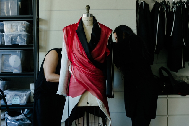 Hé lộ chiếc áo dài đặc biệt của Hà Anh Tuấn trong show diễn tại Dolby Theatre- Ảnh 2.