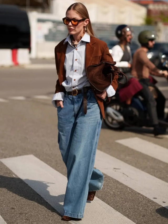 Đầu thu, thời điểm tuyệt vời nhất để diện áo khoác da lộn- Ảnh 6. Đầu thu, thời điểm tuyệt vời nhất để diện áo khoác da lộn- Ảnh 6.