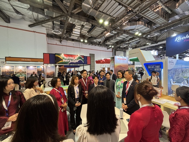 Thu hút khách Singapore 'chi tiêu cao' tới TP.HCM- Ảnh 1. Thu hút khách Singapore 'chi tiêu cao' tới TP.HCM- Ảnh 1.