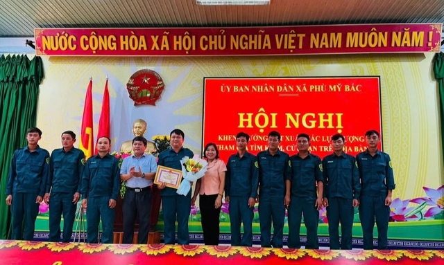 Rơi xuống giếng hoang rồi mắc kẹt 1 ng&agrave;y, người đ&agrave;n &ocirc;ng được cứu sống - Ảnh 3.