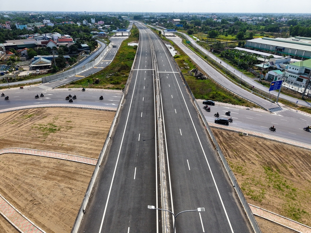 Các ông lớn phía bắc đổ bộ vào TP.HCM- Ảnh 2. Các ông lớn phía bắc đổ bộ vào TP.HCM- Ảnh 2.