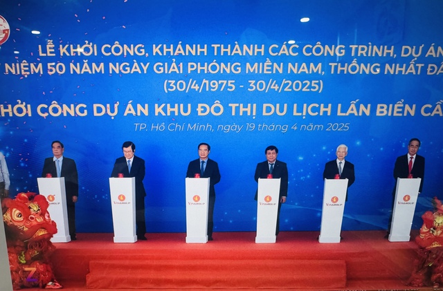 Các ông lớn phía bắc đổ bộ vào TP.HCM- Ảnh 1. Các ông lớn phía bắc đổ bộ vào TP.HCM- Ảnh 1.