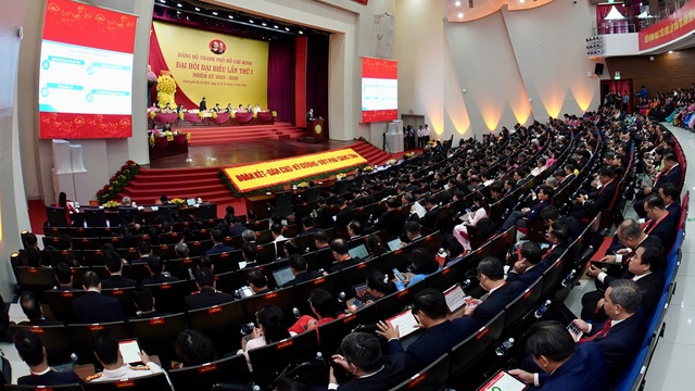 TS Trương Minh Huy Vũ nêu giải pháp tăng trưởng trên 10% cho TP.HCM 5 năm tới - Ảnh 2.