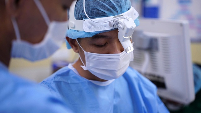 Choáng: Nam Thanh Niên Sống Cùng 2 Khối U Khổng Lồ Trên Mặt Suốt 10 Năm- Ảnh 2. Choáng: Nam Thanh Niên Sống Cùng 2 Khối U Khổng Lồ Trên Mặt Suốt 10 Năm- Ảnh 2.