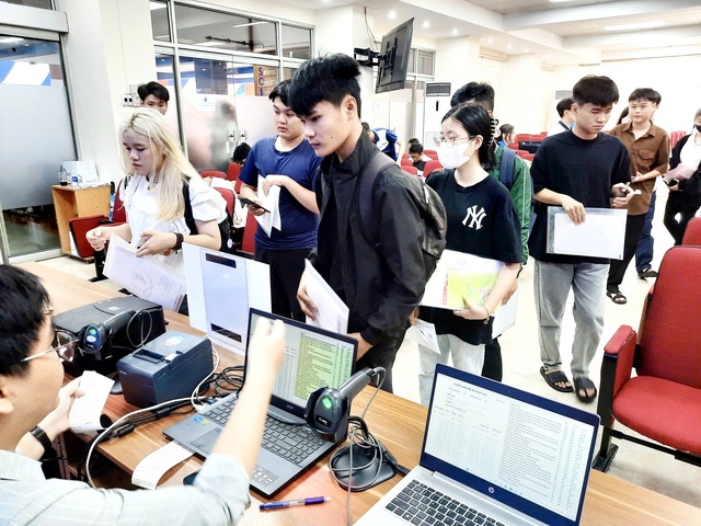 Sắp xếp, sáp nhập trường ĐH: Quyền lợi của người lao động, sinh viên ra sao? - Ảnh 3.