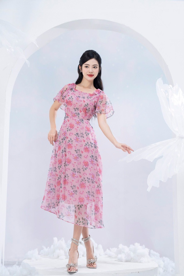 Đầm tay cánh tiên mềm mại giúp nàng thêm duyên dáng - Ảnh 4.
