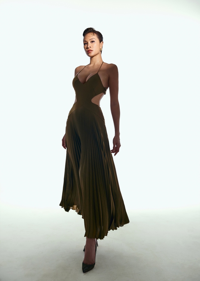 MC Phương Mai nóng bỏng khi khoác lên những bộ cánh cut out táo bạo - Ảnh 7.