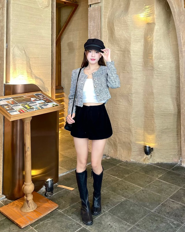 Khoe eo thon, tôn dáng cá tính với áo khoác crop top- Ảnh 8. Khoe eo thon, tôn dáng cá tính với áo khoác crop top- Ảnh 8.