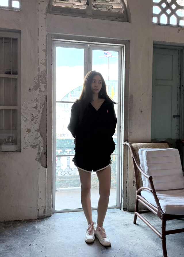 Sức hút quần shorts bền bỉ trong thời trang 24 / 7 cho phong cách năng động - Ảnh 9. Sức hút quần shorts bền bỉ trong thời trang 24 / 7 cho phong cách năng động - Ảnh 9.