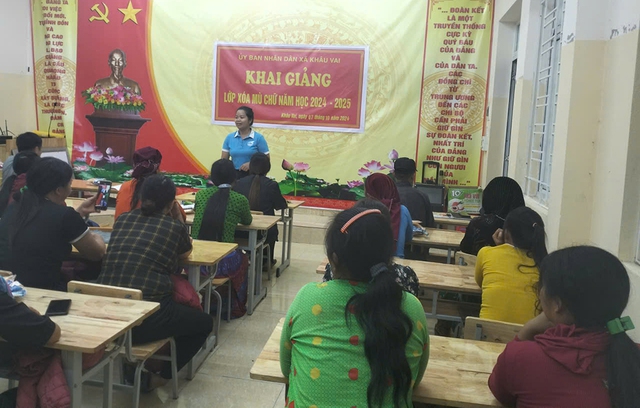 Gieo chữ Khâu Vai: Hành trình thay đổi cuộc sống của người phụ nữ dân tộc Nùng - Ảnh 2.