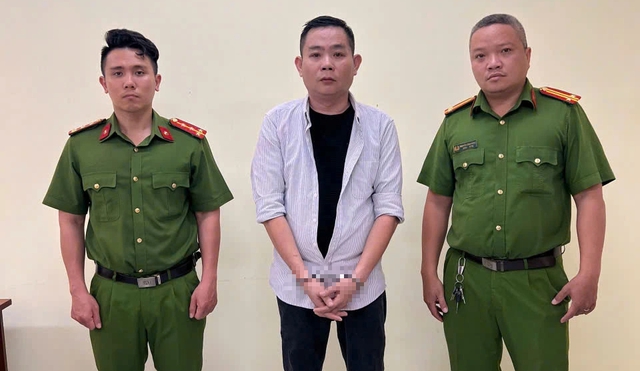 Công an TP.HCM tìm bị hại vụ Võ Đăng Khoa lừa đảo, chiếm đoạt tài sản- Ảnh 1. Công an TP.HCM tìm bị hại vụ Võ Đăng Khoa lừa đảo, chiếm đoạt tài sản- Ảnh 1.